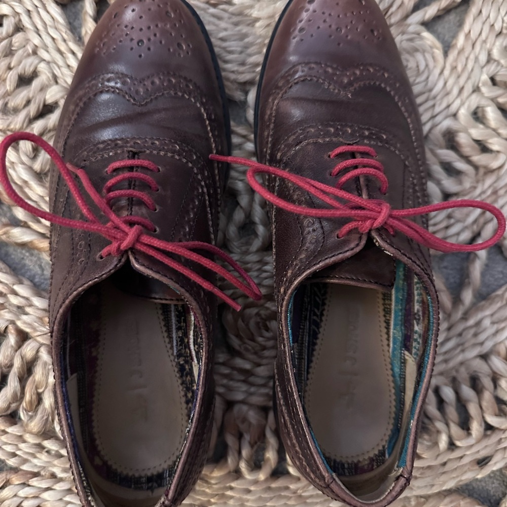 Like new J Shoes Oxford Brown Leather Dress Shoes Size 7